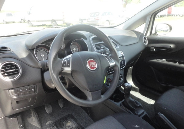 Fiat Punto cena 15900 przebieg: 149000, rok produkcji 2016 z Tarczyn małe 137